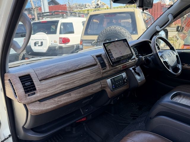 TOYOTA HIACE VAN 2WD 2023 Image 31