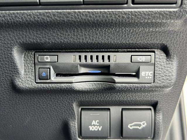 TOYOTA COROLLA CROSS HYBRID 2022 Image 31