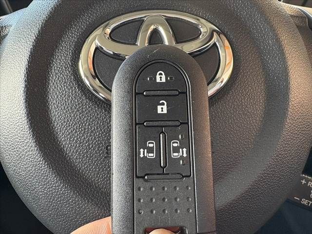 TOYOTA TANK 2017 Image 31