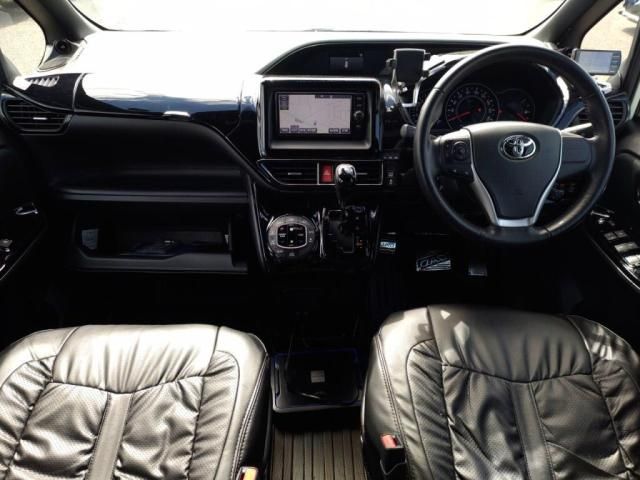 TOYOTA NOAH 2017 Image 31