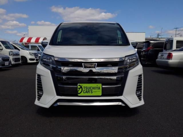 TOYOTA NOAH 2017 Image 31