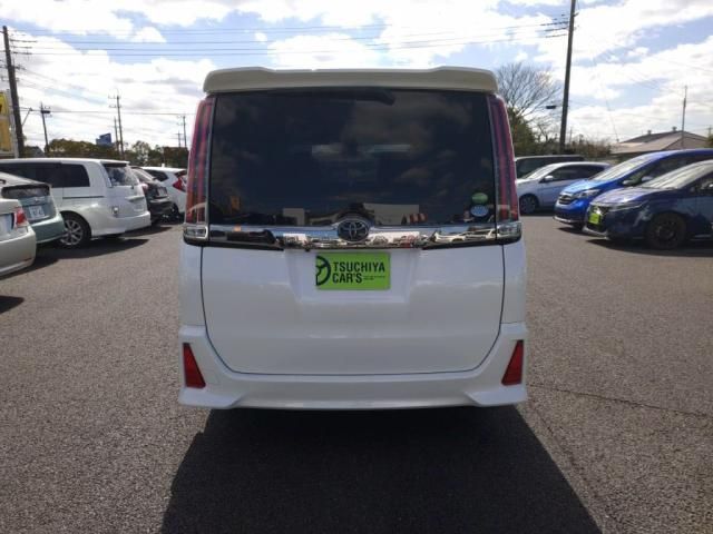 TOYOTA NOAH 2017 Image 31