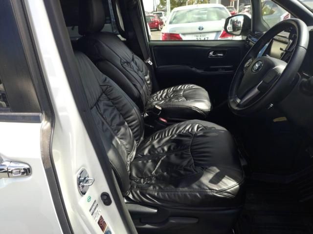 TOYOTA NOAH 2017 Image 31