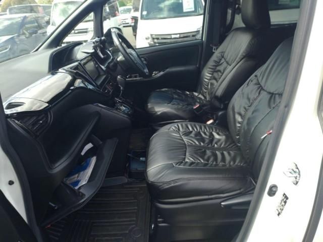 TOYOTA NOAH 2017 Image 31