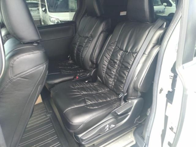 TOYOTA NOAH 2017 Image 31