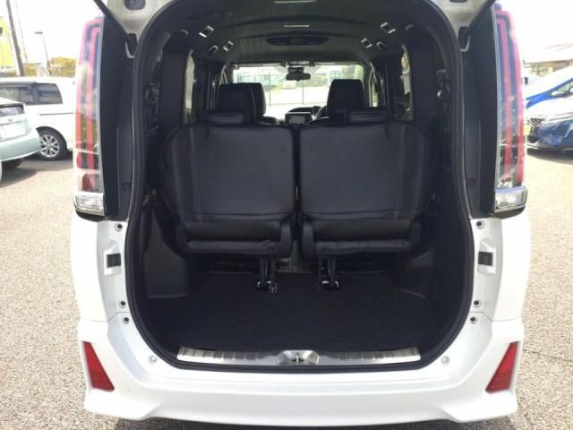 TOYOTA NOAH 2017 Image 31