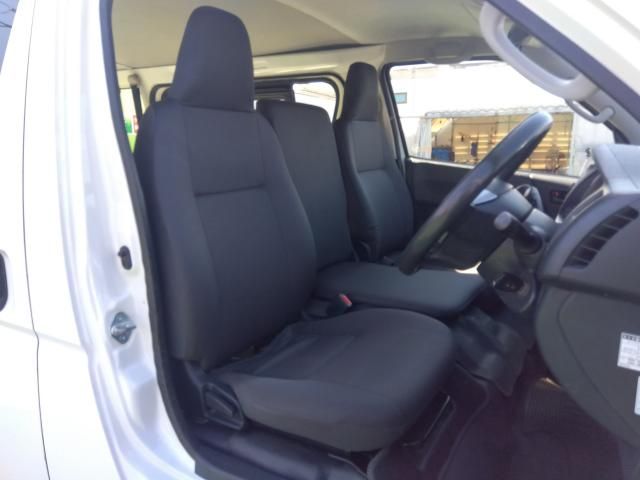 TOYOTA HIACE VAN 2WD 2018 Image 31