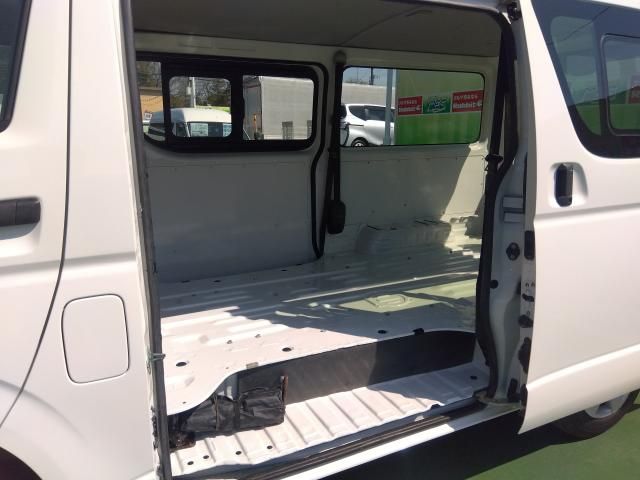 TOYOTA HIACE VAN 2WD 2018 Image 31