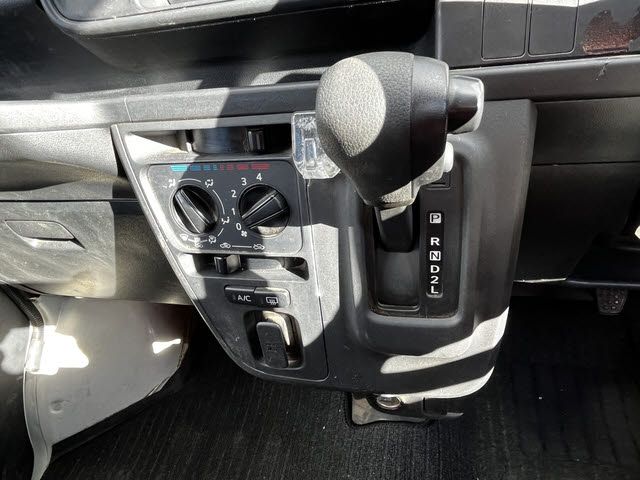 DAIHATSU HIJET CARGO 2021 Image 31