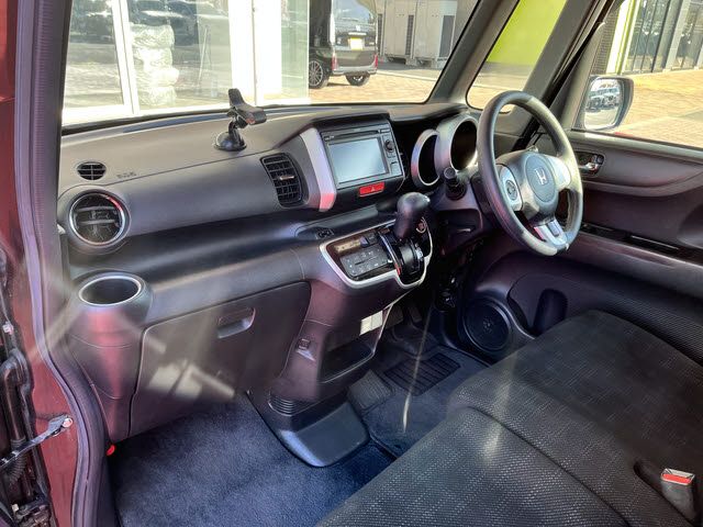 HONDA N BOX 2015 Image 31
