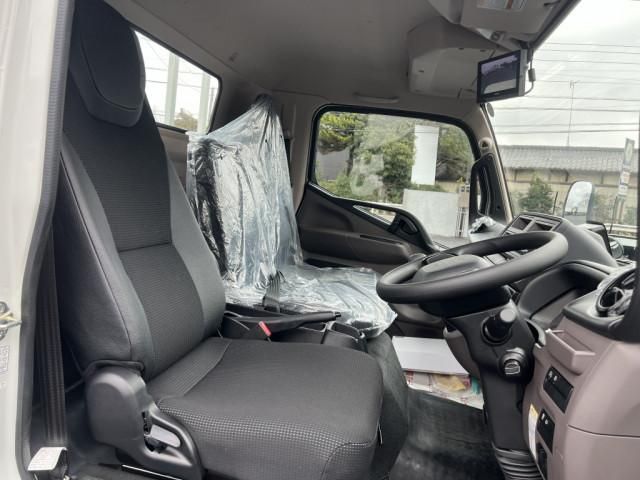 MITSUBISHI CANTER 2024 Image 31