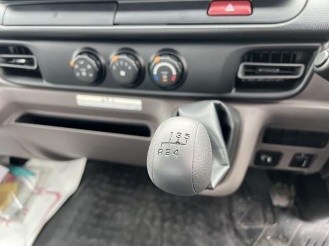 MITSUBISHI CANTER 2024 Image 31