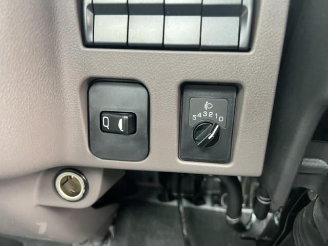 MITSUBISHI CANTER 2024 Image 31