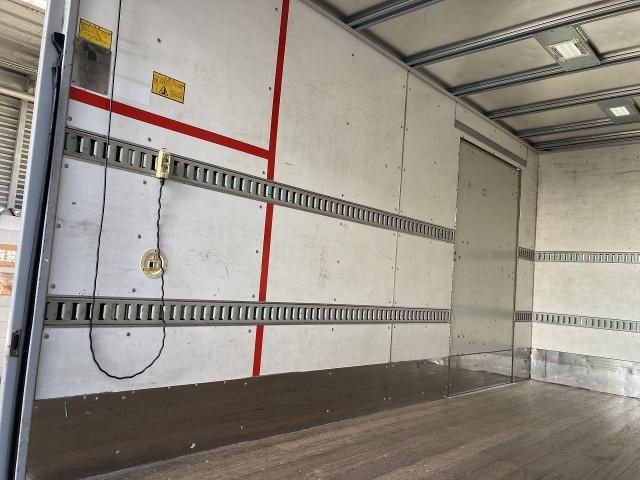 ISUZU ELF 2015 Image 31