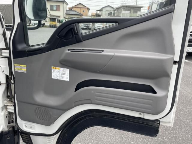 MITSUBISHI CANTER 2018 Image 31