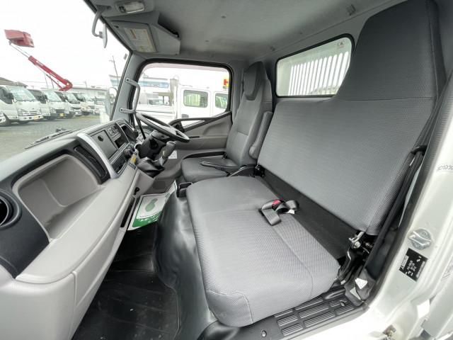 MITSUBISHI CANTER 2018 Image 31