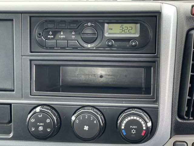 MITSUBISHI CANTER 2018 Image 31