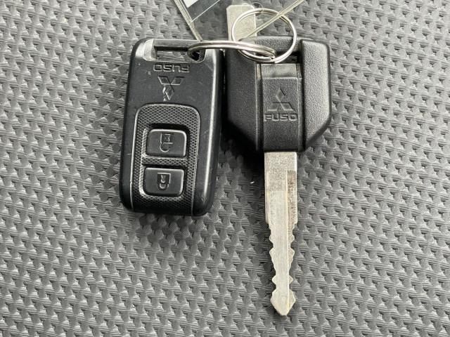 MITSUBISHI CANTER 2018 Image 31