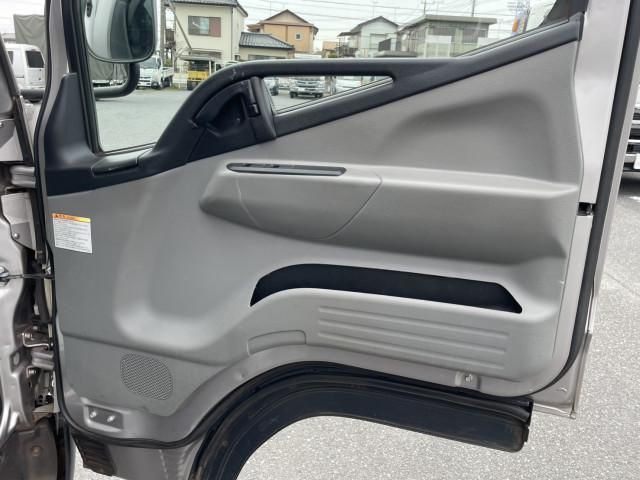 MITSUBISHI CANTER 2018 Image 31