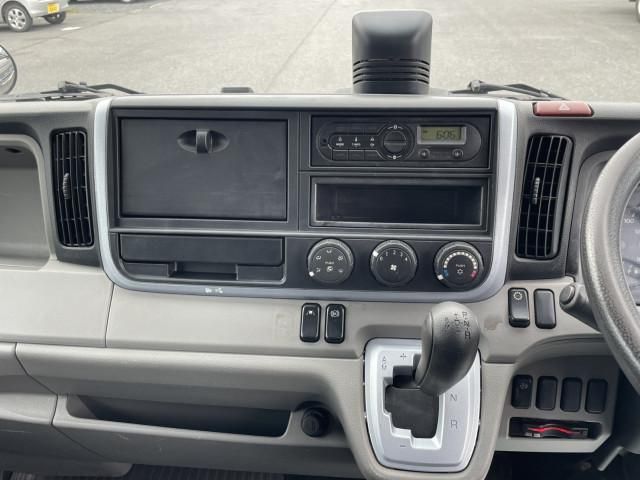 MITSUBISHI CANTER 2018 Image 31