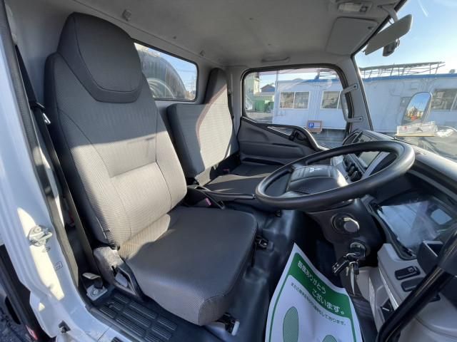 MITSUBISHI CANTER 2017 Image 31