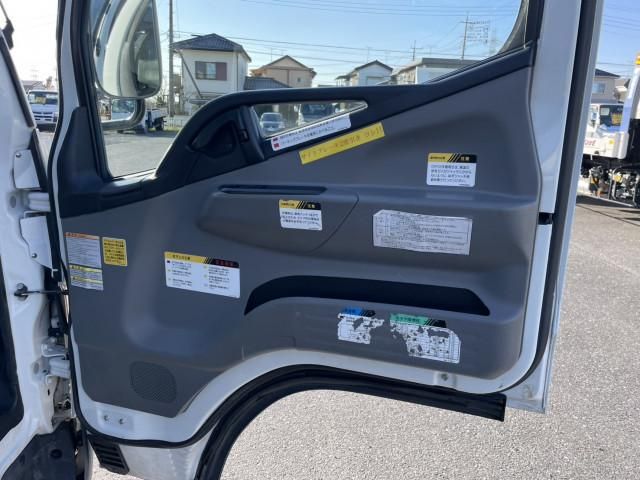 MITSUBISHI CANTER 2017 Image 31