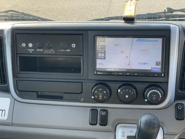 MITSUBISHI CANTER 2017 Image 31