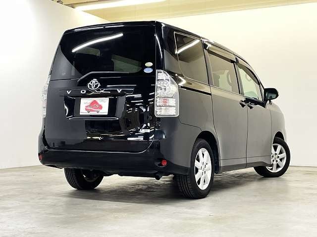 TOYOTA VOXY 2011 Image 31