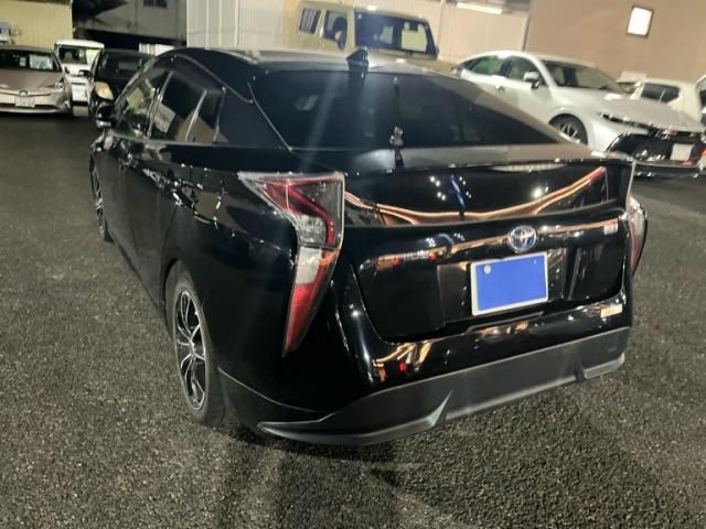 TOYOTA PRIUS 2017 Image 31