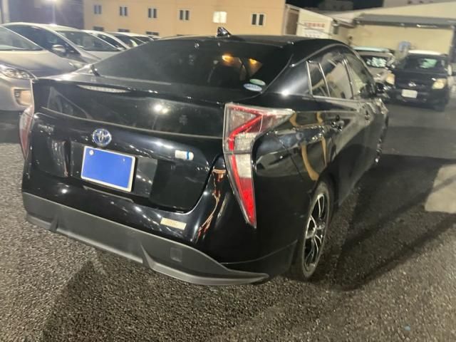 TOYOTA PRIUS 2017 Image 31