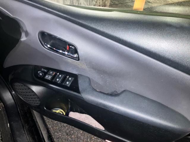 TOYOTA PRIUS 2017 Image 31