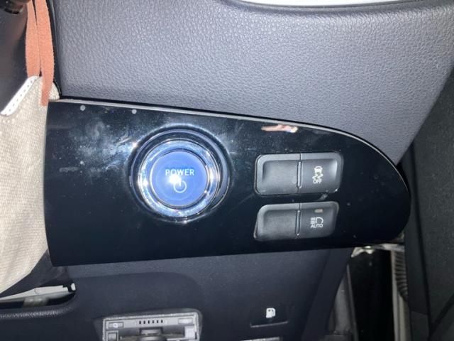 TOYOTA PRIUS 2017 Image 31