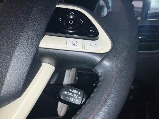 TOYOTA PRIUS 2017 Image 31