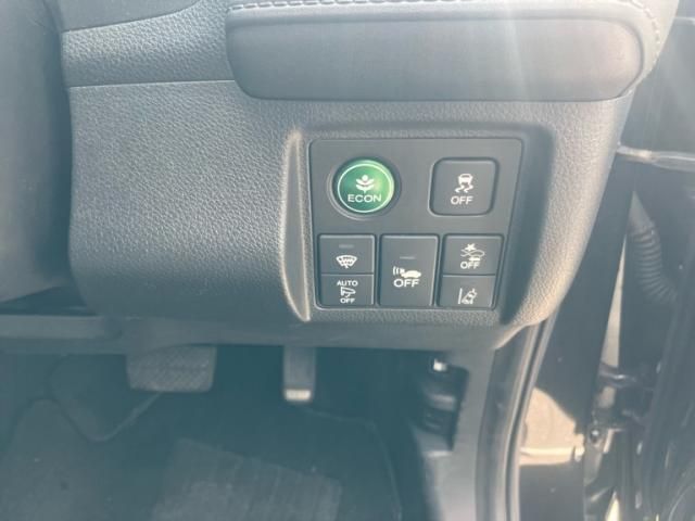 HONDA VEZEL HYBRID 2017 Image 31