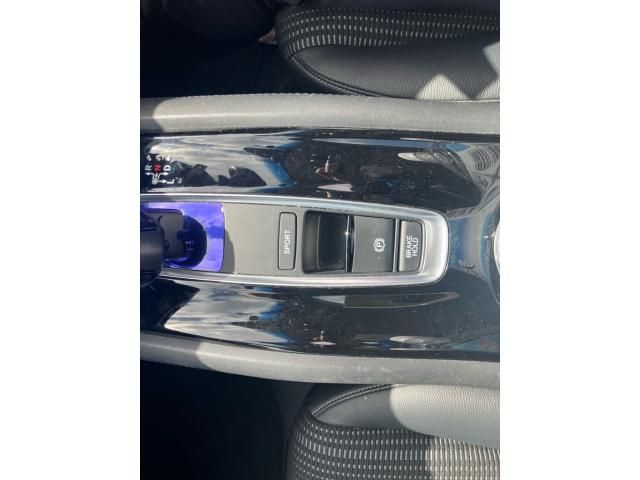 HONDA VEZEL HYBRID 2017 Image 31