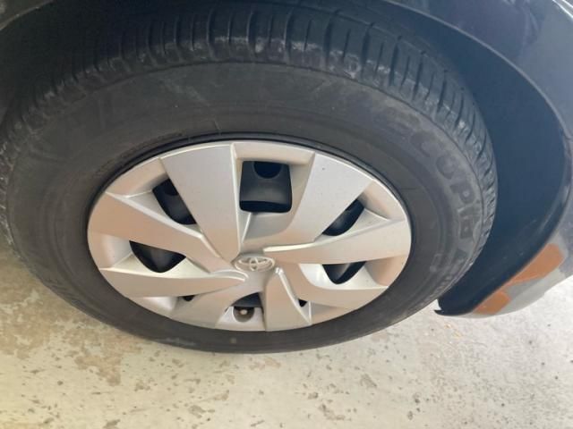 TOYOTA VITZ 2017 Image 31