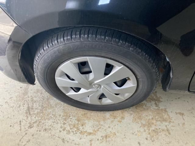 TOYOTA VITZ 2017 Image 31