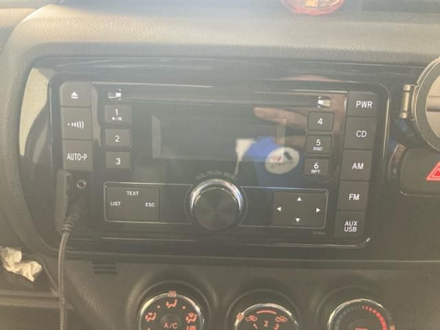 TOYOTA VITZ 2017 Image 31