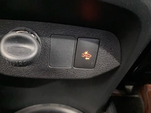 TOYOTA VITZ 2017 Image 31