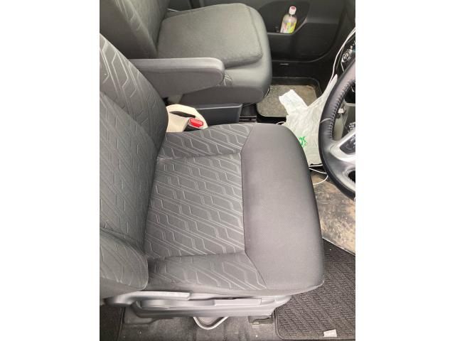 TOYOTA TANK 4WD 2017 Image 31