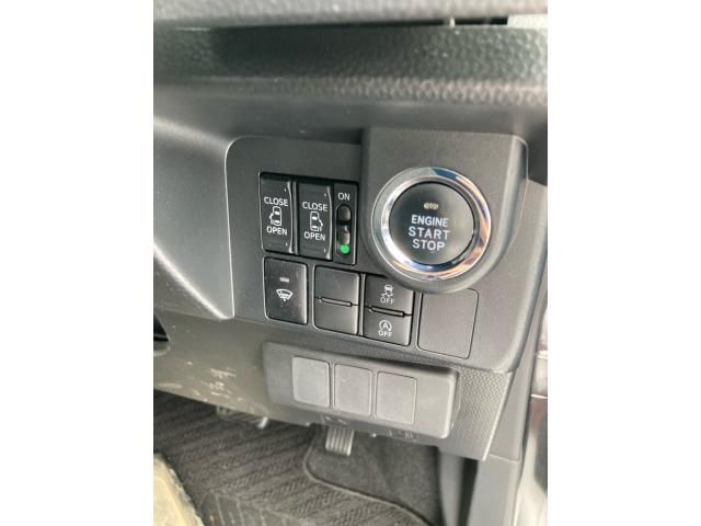 TOYOTA TANK 4WD 2017 Image 31