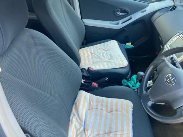 TOYOTA VITZ 2009 Image 31