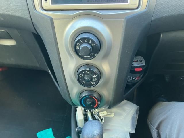 TOYOTA VITZ 2009 Image 31