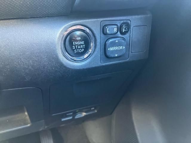 TOYOTA VITZ 2009 Image 31