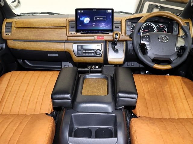 TOYOTA HIACE VAN 4WD 2019 Image 31