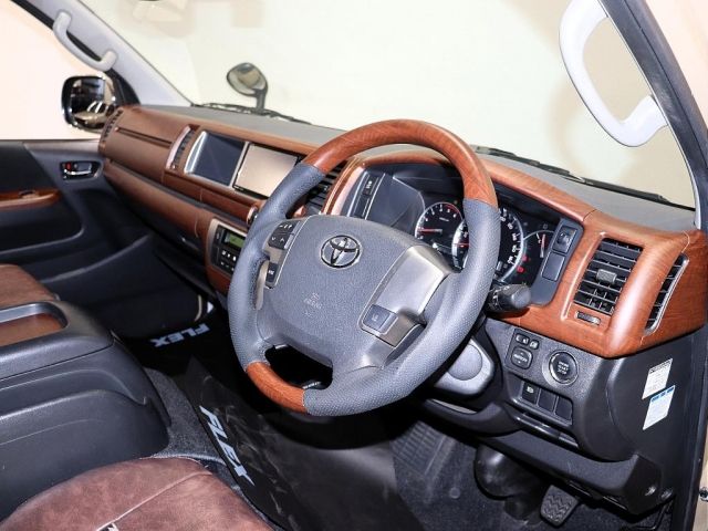 TOYOTA HIACE VAN 2WD 2019 Image 31