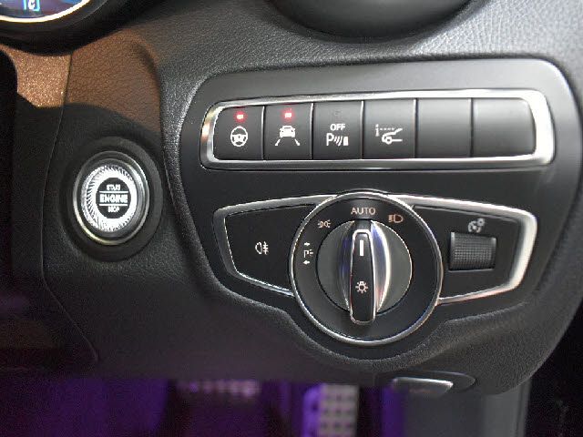MERCEDES BENZ C CLAS 2018 Image 31