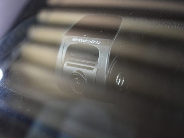 MERCEDES BENZ C CLAS 2018 Image 31