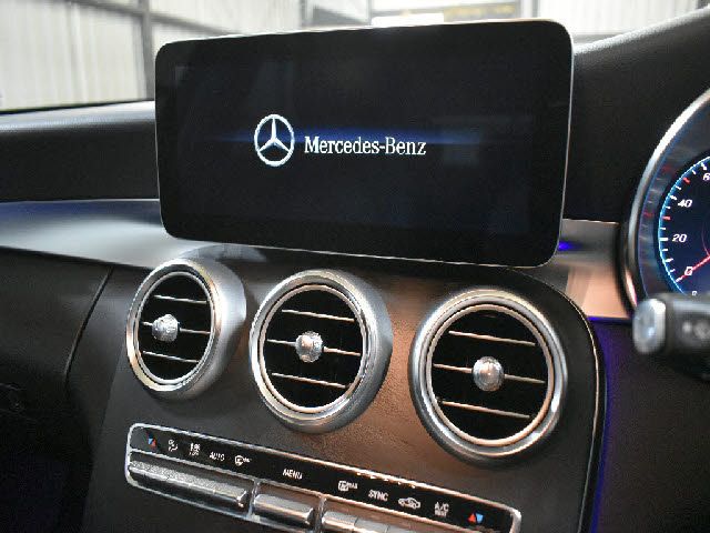 MERCEDES BENZ C CLAS 2018 Image 31