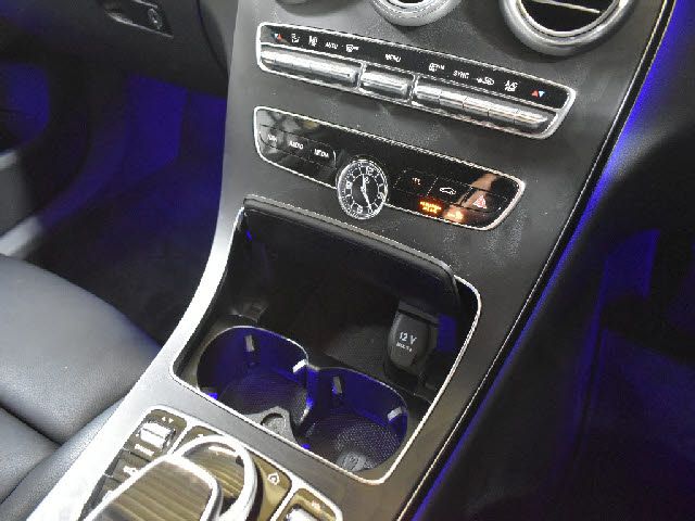 MERCEDES BENZ C CLAS 2018 Image 31